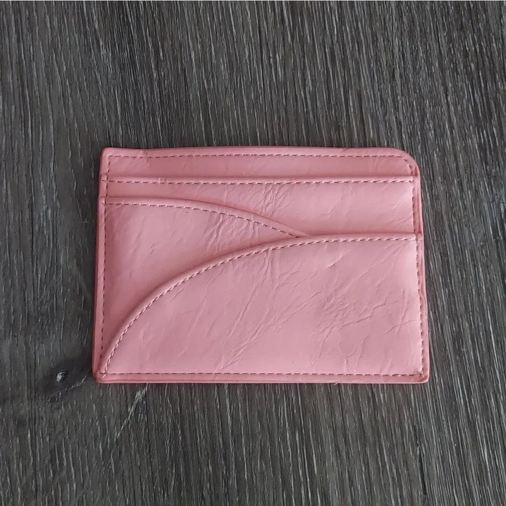 Univeral Thread Pink Card Holder